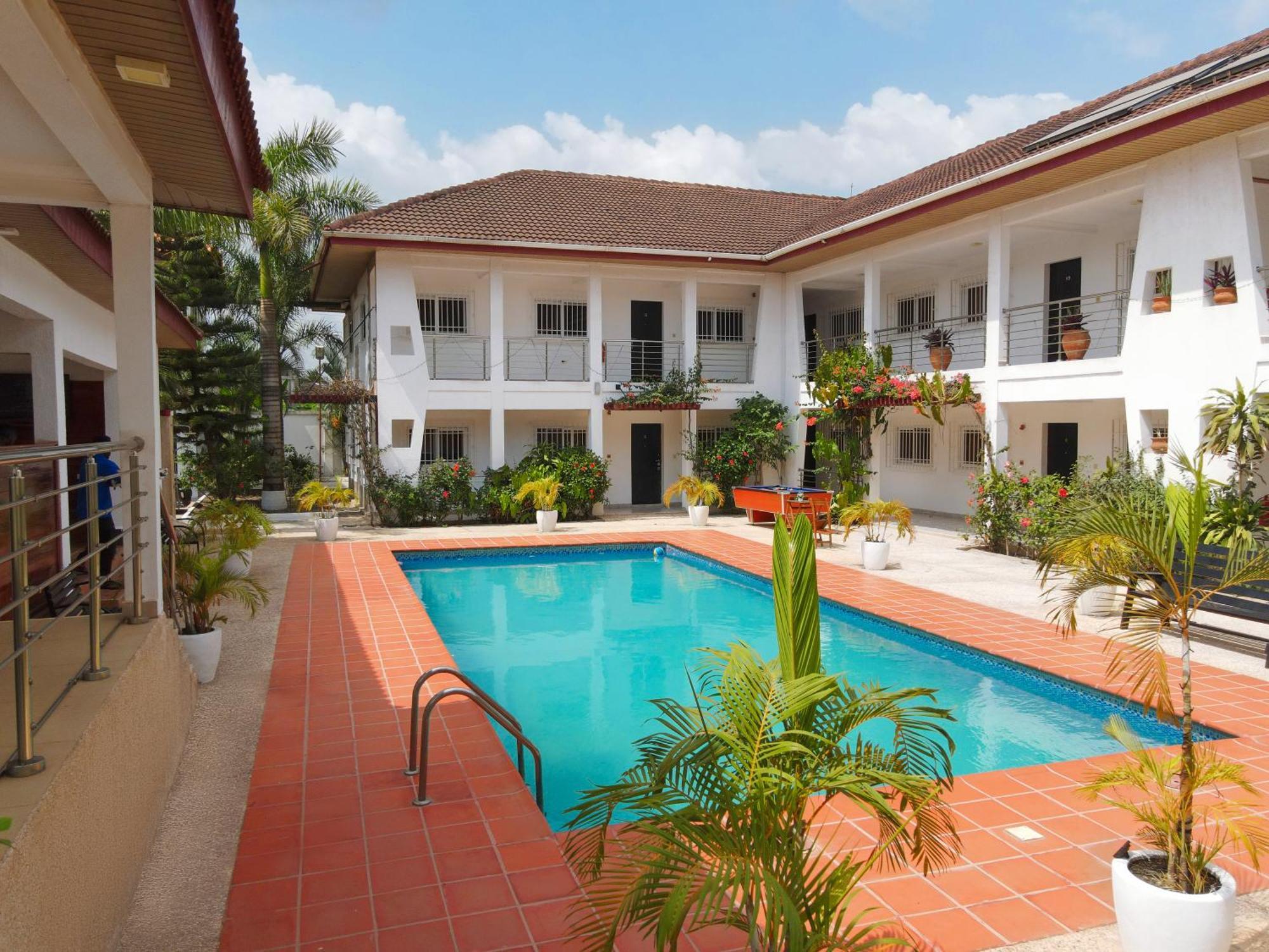 Bragha Apartments And Hotel Sekondi-Takoradi Zewnętrze zdjęcie